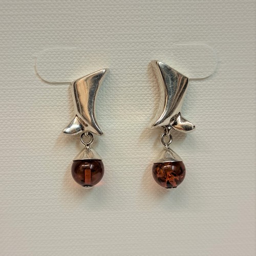 Click to view detail for HWG-2386 Earrings Posts with Dangle, Round Amber Balls $33